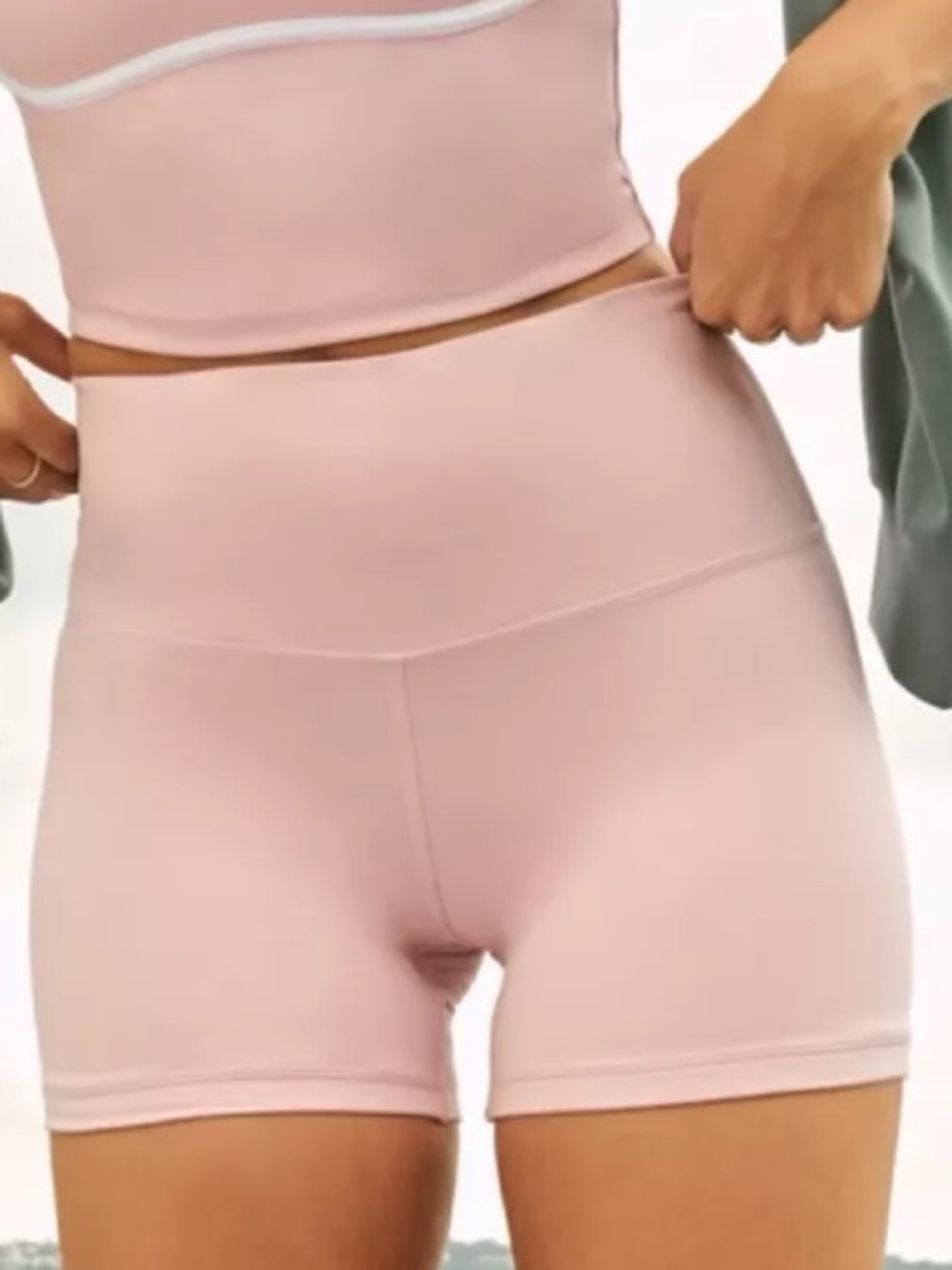 Gilly Hicks Active Recharge High-Rise Shortie 3" - Charm Pink